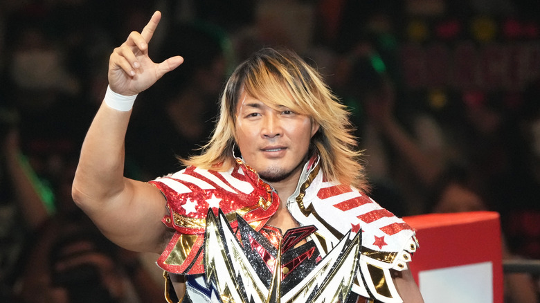 Tanahashi strikes a pose