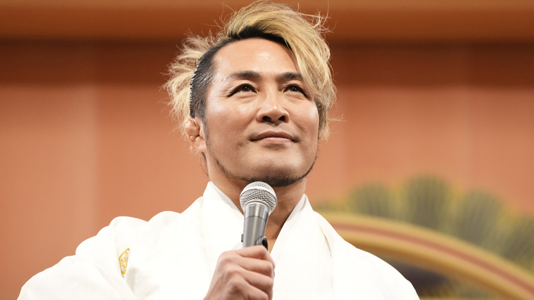 Hiroshi Tanahashi in white