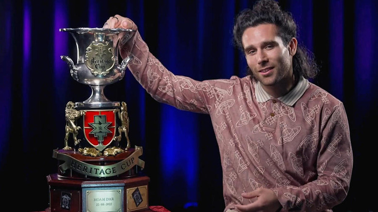 Noam Dar posing with the Heritage Cup