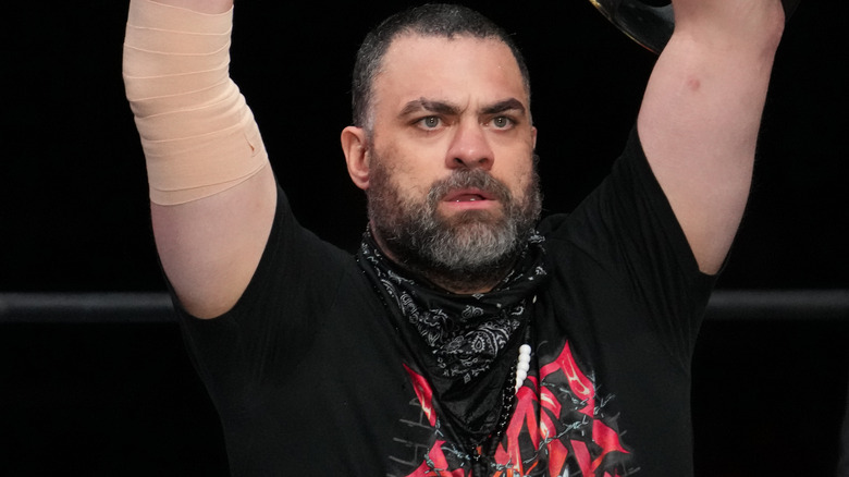 Eddie Kingston posing 