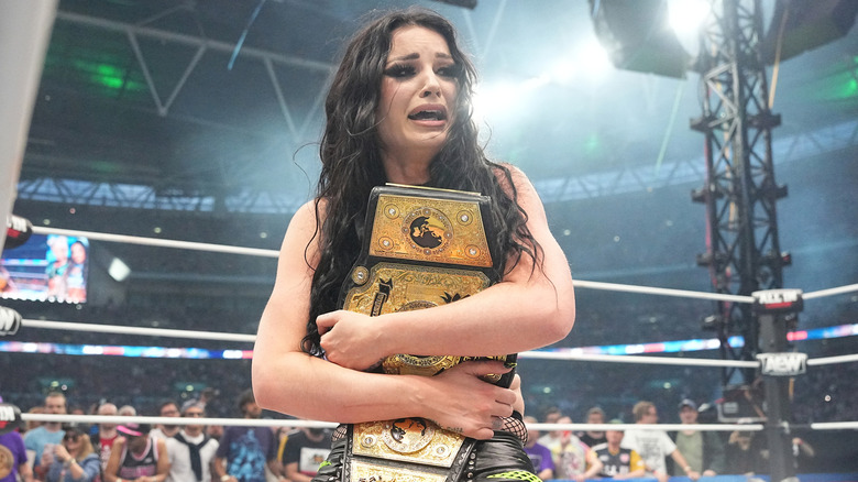 Saraya clutches AEW Women's Championship