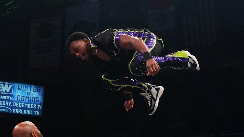 Marq Quen soars towards Jay Lethal's head