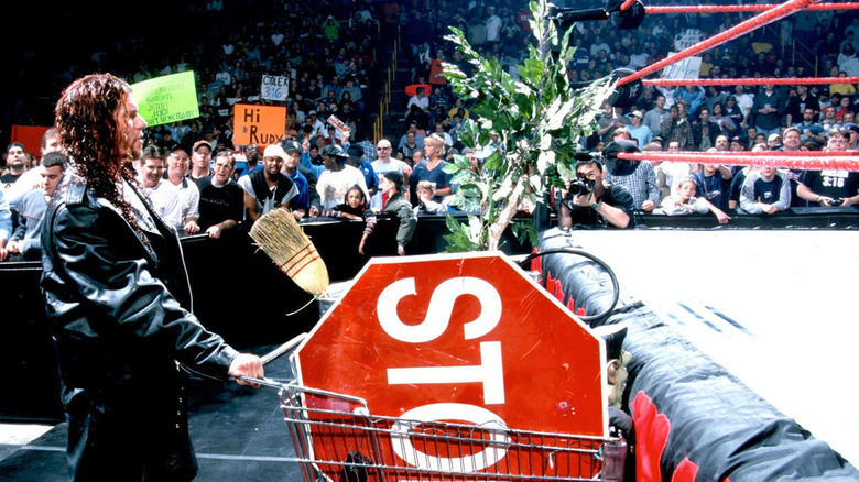 Raven wheels out shopping cart of weapons