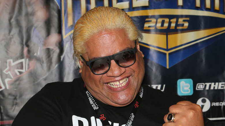 Rikishi, realizing he looks fly today