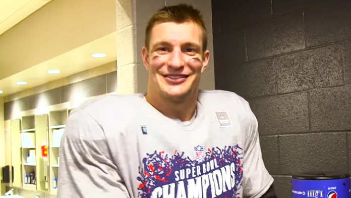 Rob Gronkowski Signs With WWE, Will Debut On SmackDown And Appear At ...