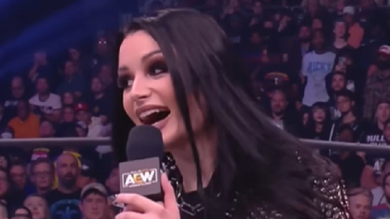 Saraya microphone