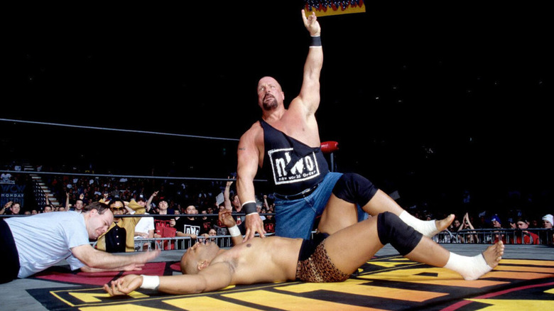 Scott Norton wrestling in WCW