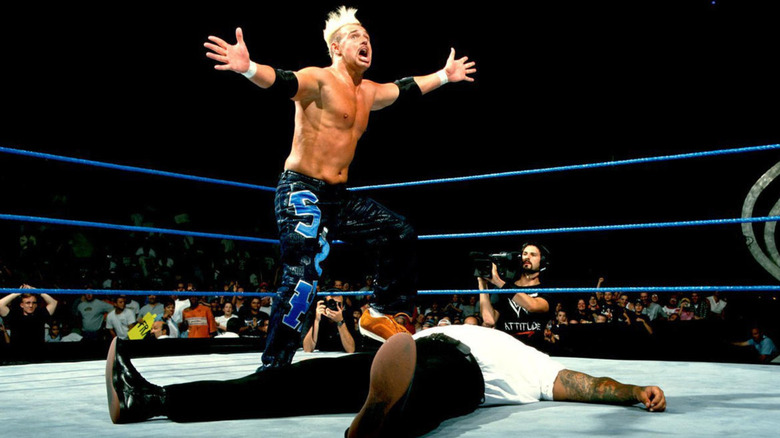 Scotty 2 Hotty doing the Worm