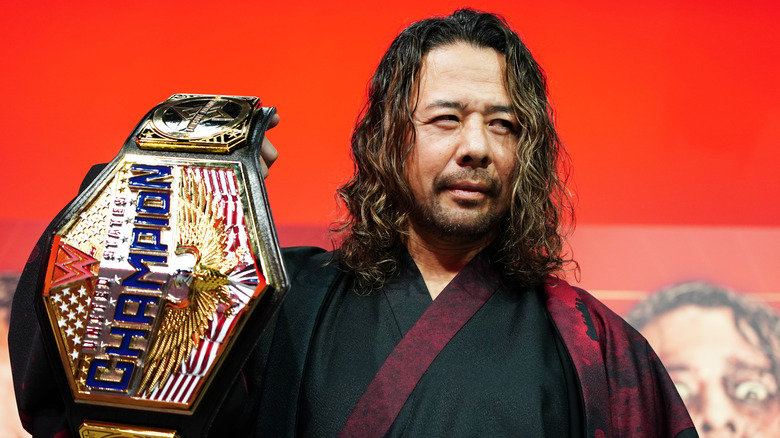 Shinsuke Nakamura holding the WWE United States Championship