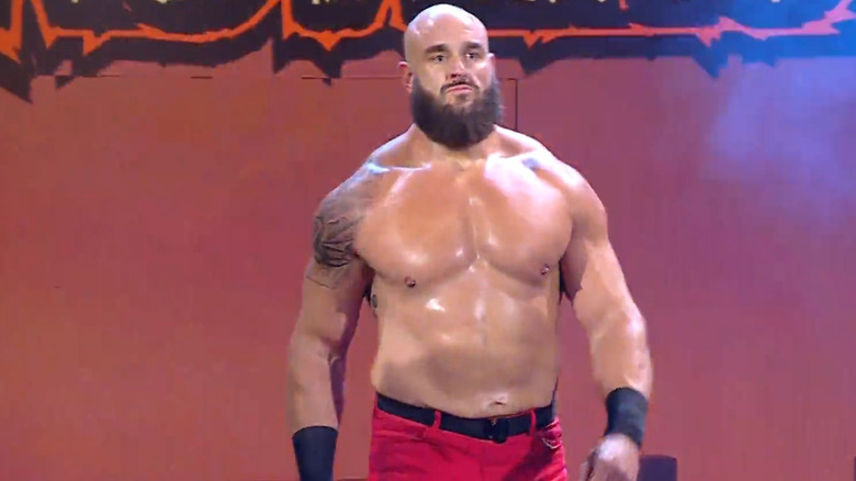 Strowman heading to the ring