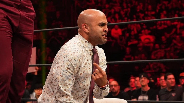 Sonjay Dutt pointing behind him