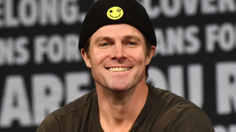 Stephen Amell smiling