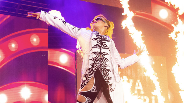 Taya Valkyrie making her entrance