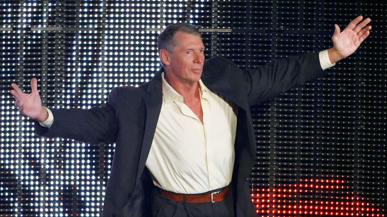 Vince McMahon arms spread