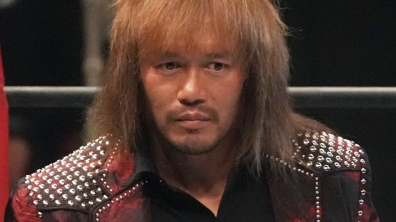 Tetsuya Naito stares crowd