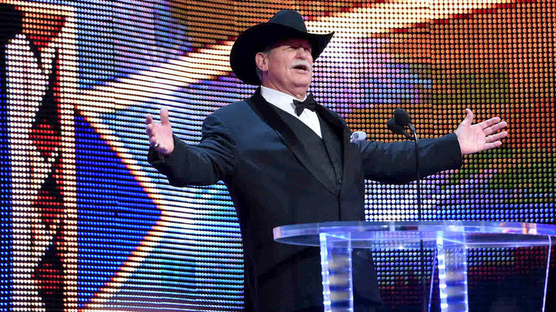 Stan Hansen extends arms