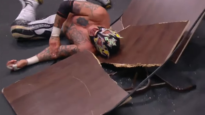 Fenix's injured arm