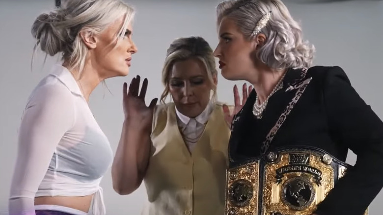 Mariah May faces off with Toni Storm