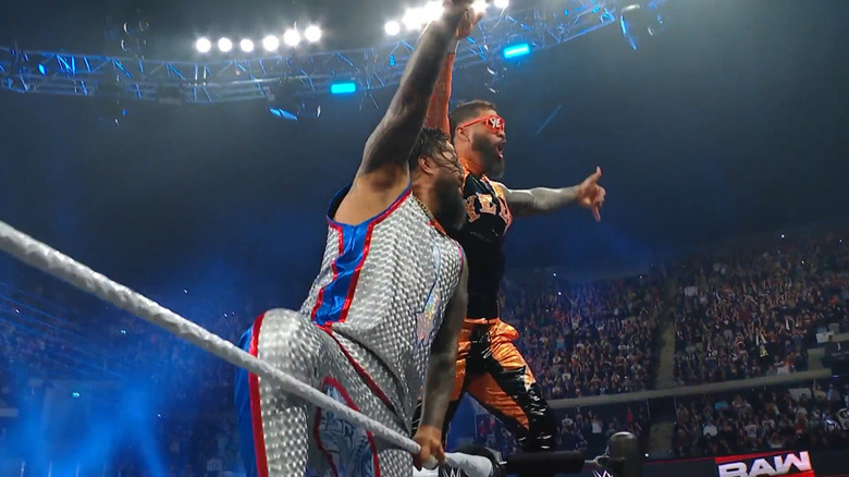 The Usos reunite during 