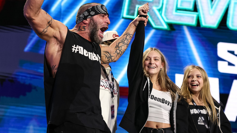 Mark Briscoe celebrates with his nieces