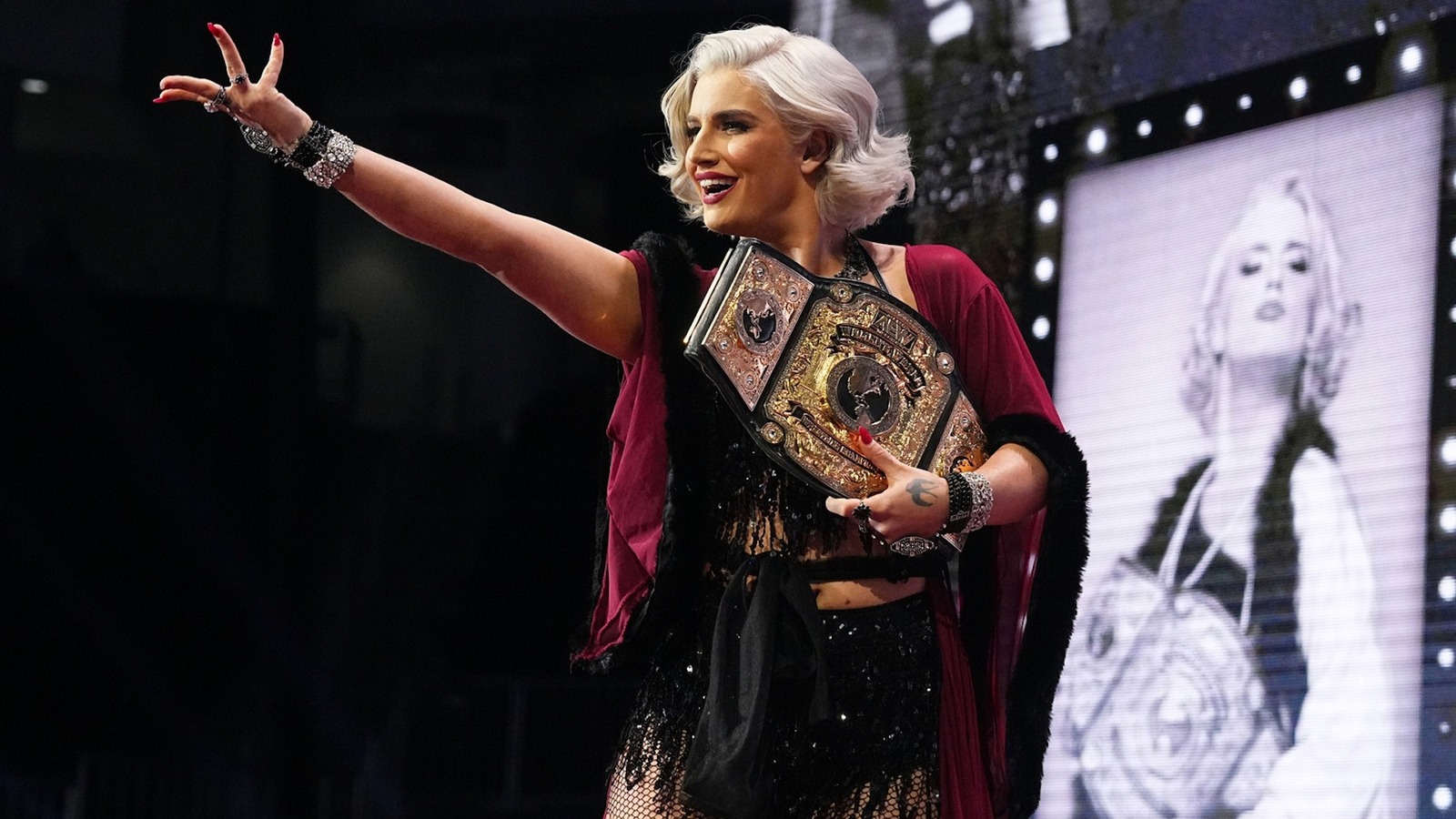 Timeless Toni Storm Beats Deonna Purrazzo, Retains AEW Women's World ...