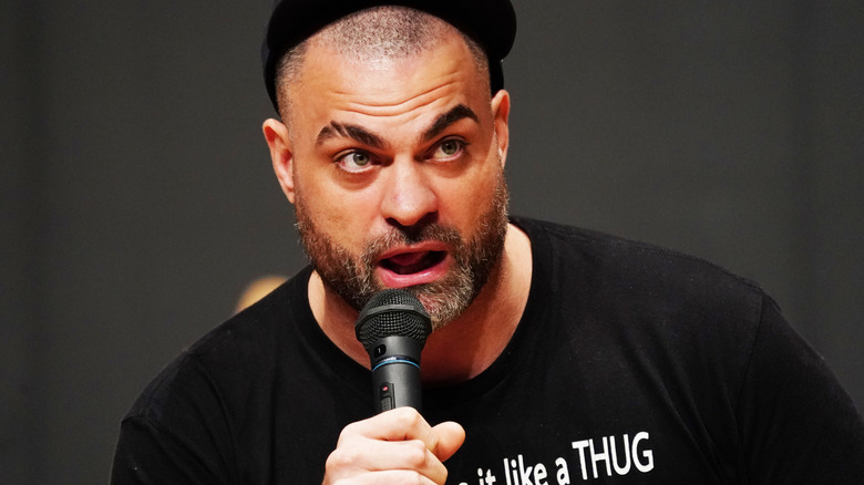 Eddie Kingston wearing a New York Yankees hat