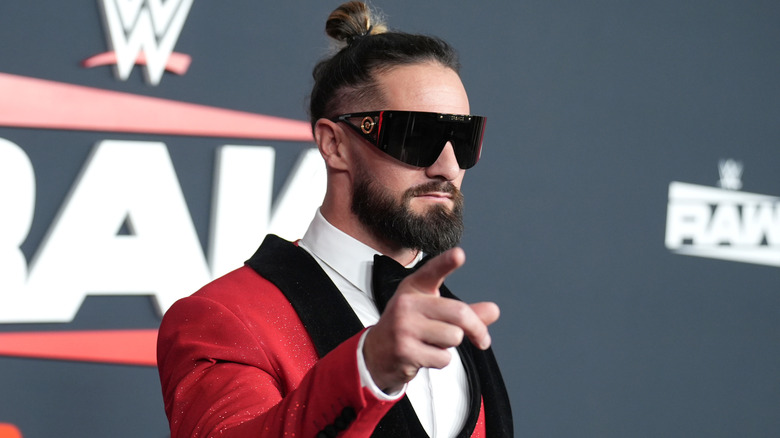 Seth Rollins wants you...to be honest about his outfit