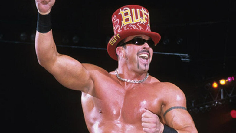 Buff Bagwell pointing his finger up