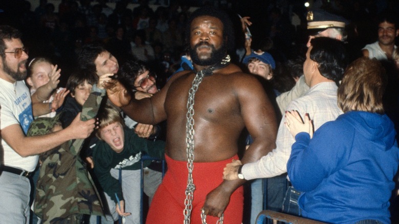 Junkyard Dog with the fans