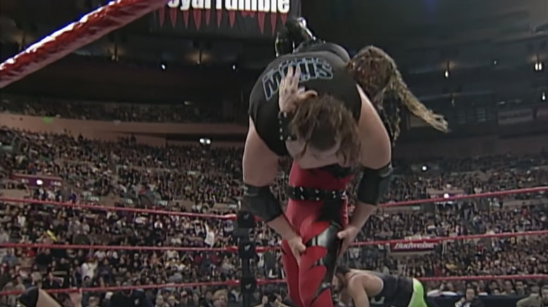 Kane body slams The Big Show
