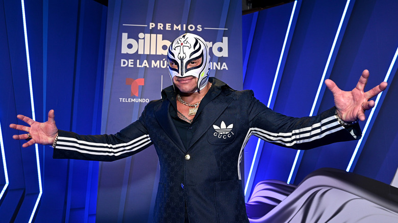 Rey Mysterio with arms wide