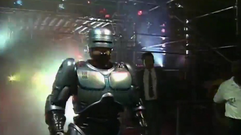 Robocop walks to the ring