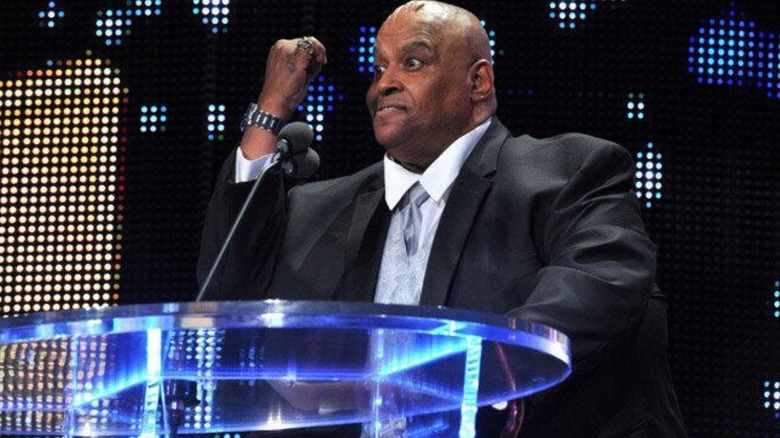 Abdullah the Butcher delivers his induction speech and tells a story during the WWE Hall of Fame ceremony.