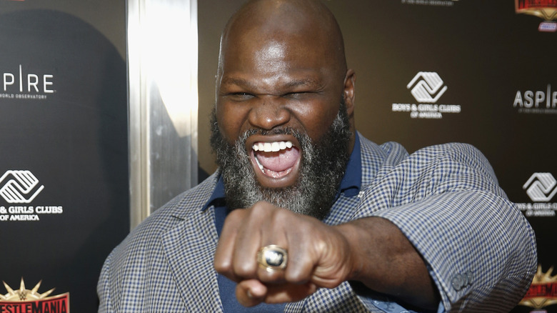 mark henry wearing his hall of fame ring