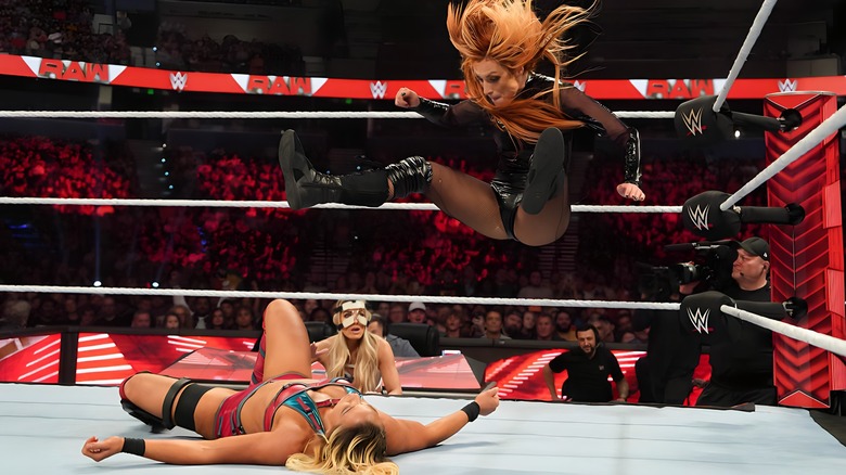 Becky Lynch leg drops Zoey Stark