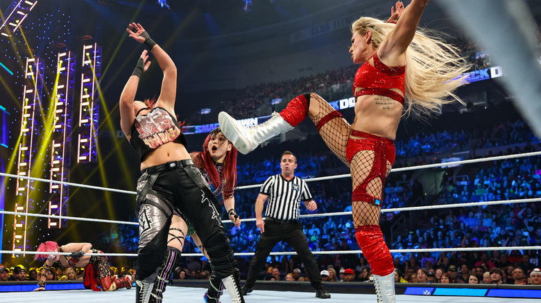 Charlotte kicking Bayley