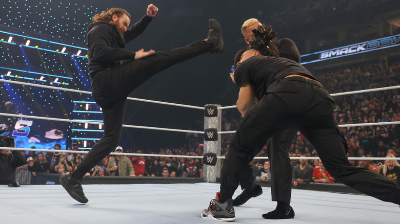 Sami Zayn delivers a Helluva Kick to Solo Sikoa instead of Roman Reigns on "WWE SmackDown."