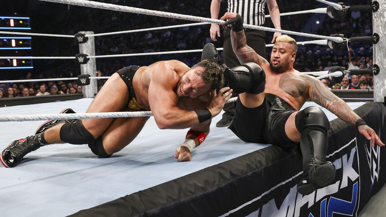 Solo Sikoa hits LA Knight with Drive-By kick on "WWE SmackDown."