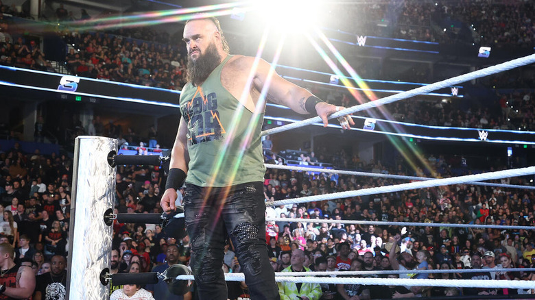 Braun Strowman stands on the ring apron on "WWE SmackDown."