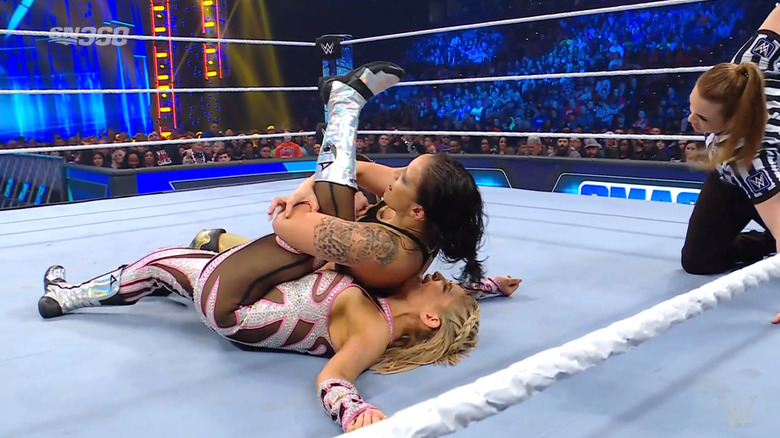 Baszler pinning Natalya