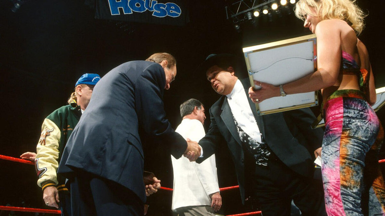 St. Louis legends being honored in the ring